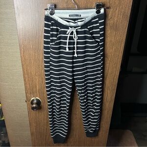 Abercrombie & fitch size XXS black & white stripped joggers